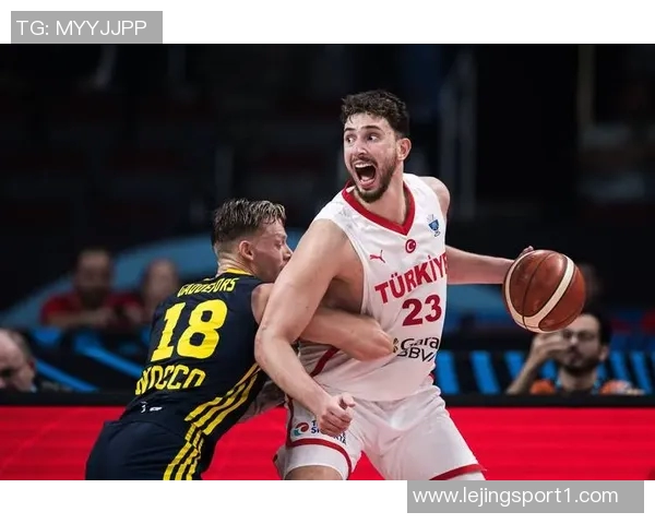 关键时刻KD表现消极最后一球不该交给申京投篮