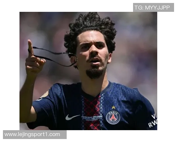 维蒂尼亚精准助攻阿什拉夫垫射破门助巴黎领先1-0