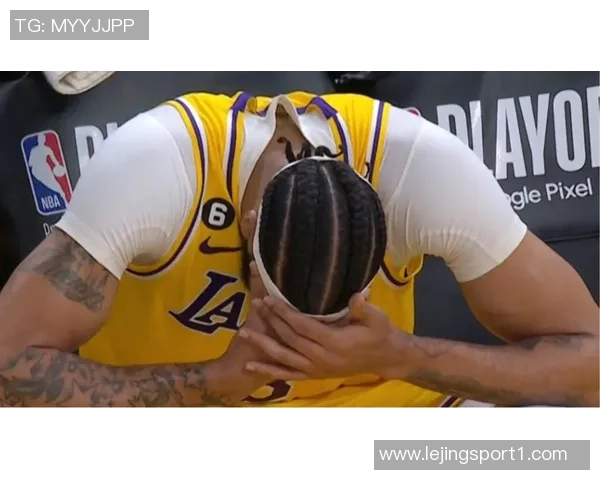 阿夫迪亚下背部冰敷表示伤情不重只要能走路就会参加比赛 阿夫迪亚下背部冰敷表示伤情不重只要能走路就会参加比赛