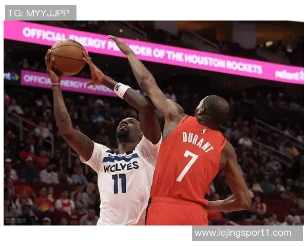 火媒:杜兰特39分助力球队逆转森林狼取得关键胜利 火媒:杜兰特39分助力球队逆转森林狼取得关键胜利