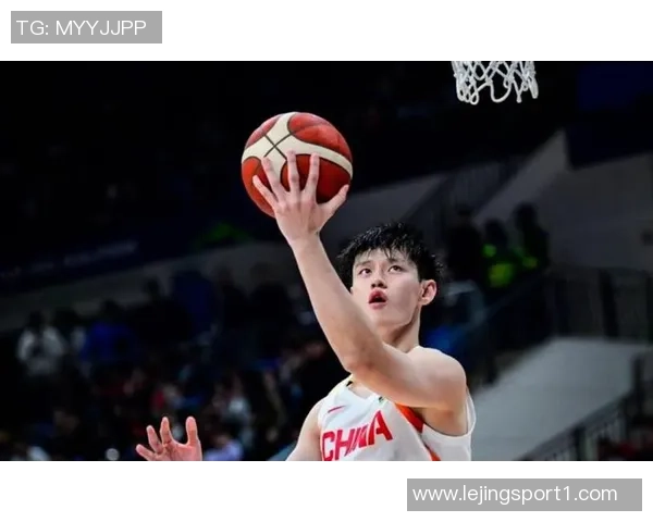 篮网队抵达澳门备战中国赛名宿卡特亲临助阵激励球员 篮网队抵达澳门备战中国赛名宿卡特亲临助阵激励球员