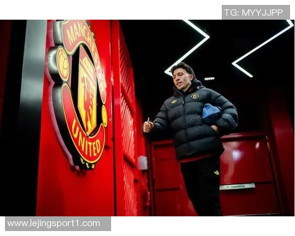 詹俊分析曼联逆转水晶宫比赛表现中场和边路引援仍显迫切需求 詹俊分析曼联逆转水晶宫比赛表现中场和边路引援仍显迫切需求