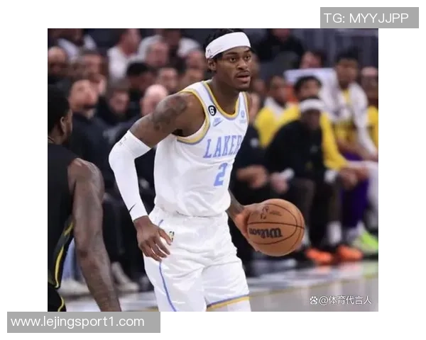 拉拉维亚称赞范德比尔特防守表现为球队奠定坚实基础 拉拉维亚称赞范德比尔特防守表现为球队奠定坚实基础