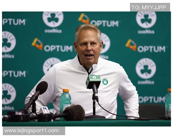 布朗调侃东詹登帝亚假摔现象表示愿意加入他们的行列